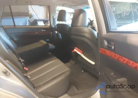 2010 Subaru Outback 2.5I Limited z USA, uszkodzony, nr VIN 4S4BRBKC8A3339523